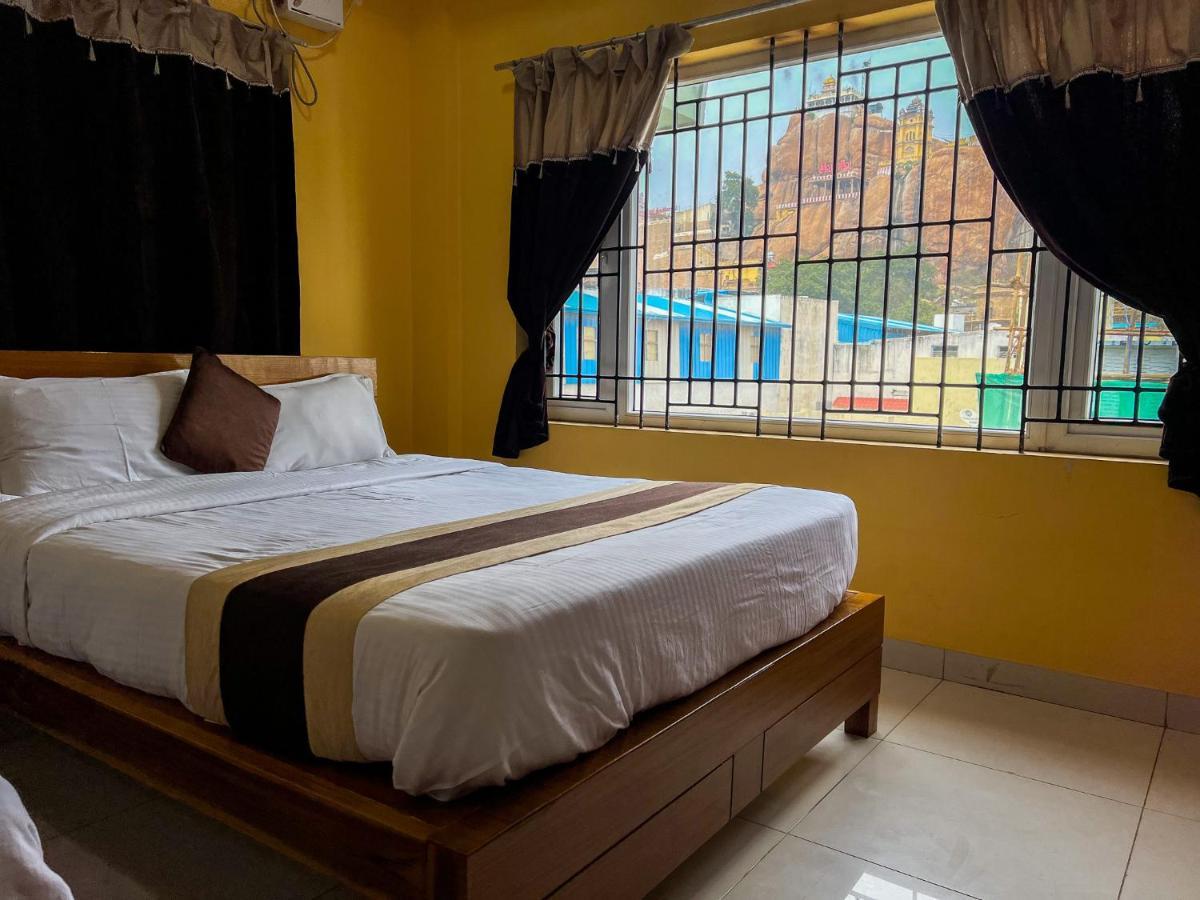 Le Hotel Host Tiruchirappalli Exterior foto