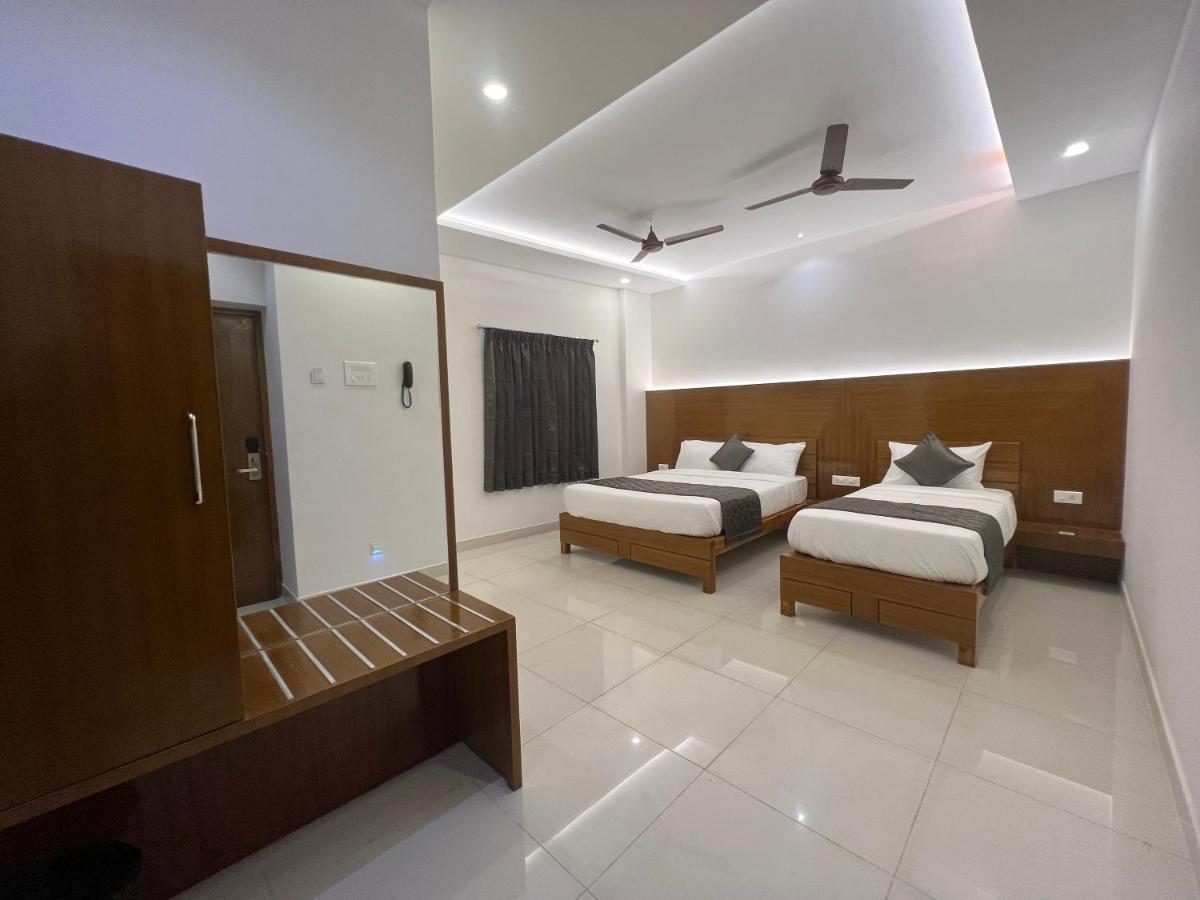 Le Hotel Host Tiruchirappalli Exterior foto