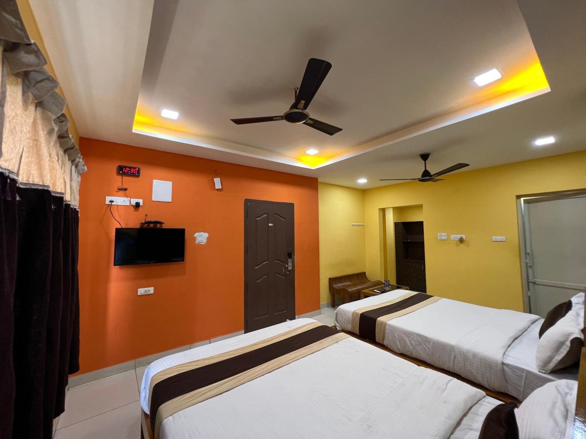 Le Hotel Host Tiruchirappalli Exterior foto